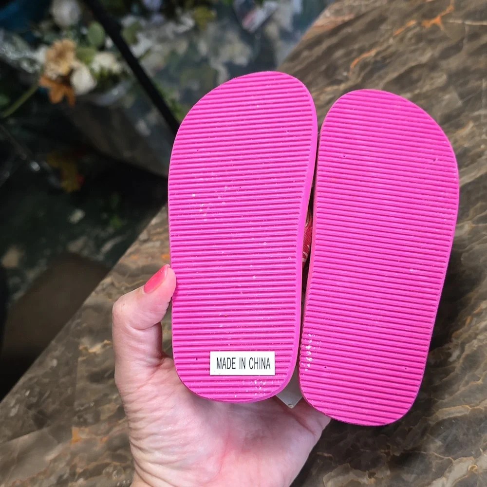 Pink Palm Tree Flip‎ flops  Size 8